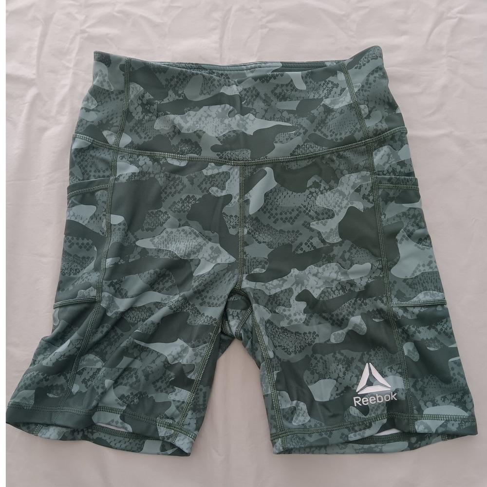 Reebok Women's Camo Snake Print Athletic Biker Shorts Pockets Green Gray Size M